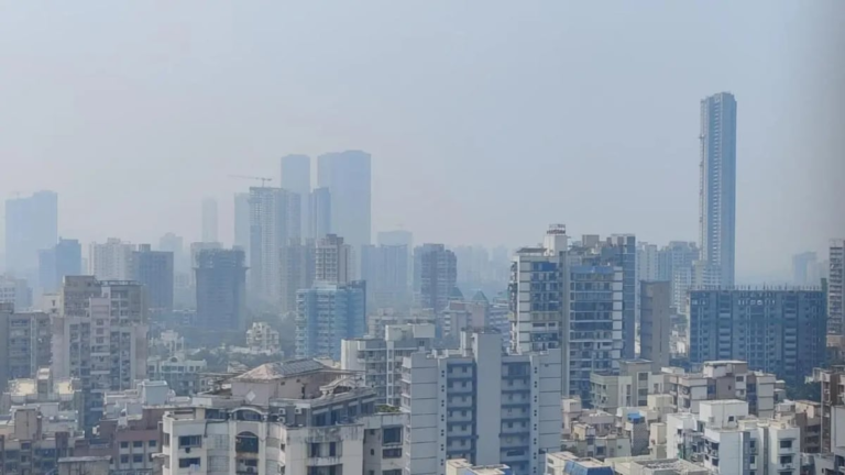 मुंबई में धुंध छाई, वायु गुणवत्ता ‘खराब’ की ओर बढ़ने से स्वास्थ्य संबंधी चिंताएं बढ़ीं | मुंबई-न्यूज़ न्यूज़