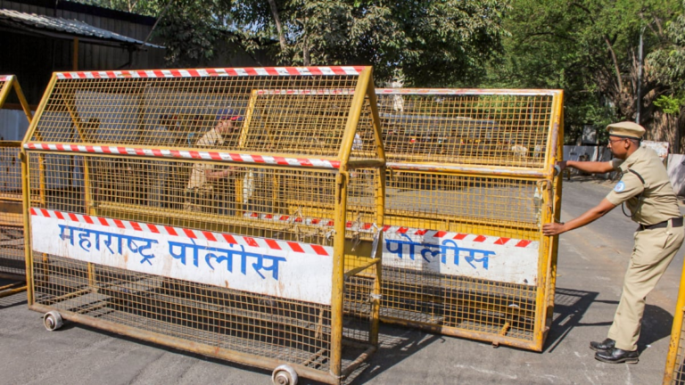 बैरिकेडिंग क्रॉसिंग के विरोध में मुंबई के बोरीवली में 2,000 दुकानें बंद | मुंबई-न्यूज़ न्यूज़