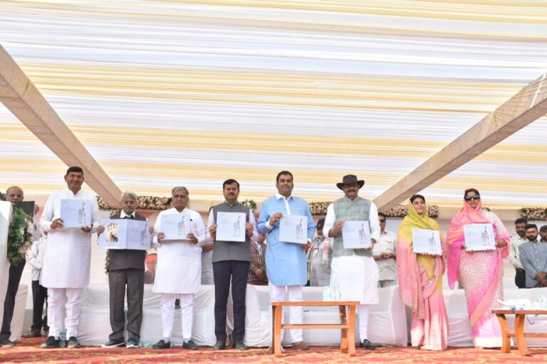 पशुपालन मंत्री जीतूभाई वाघानी ने वांकानेर में तीन दिवसीय ‘कामा अश्व शो’ का उद्घाटन किया