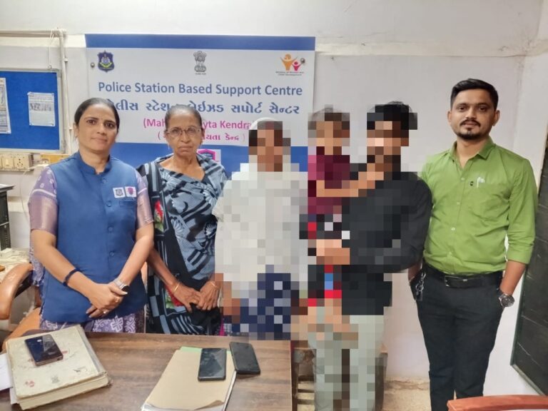 पुरुष पक्ष की एप्लीकेशन के आधार पर, वंकानेर के महिला सहायता केंद्र में जोड़े के बीच सुलह का प्रोसेस किया गया।