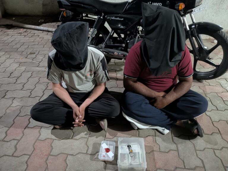 टंकारा में सोने के हार का घोटाला सुलझा लिया गया है, 100% चोरी के माल के साथ दो लोग गिरफ्तार किए गए हैं