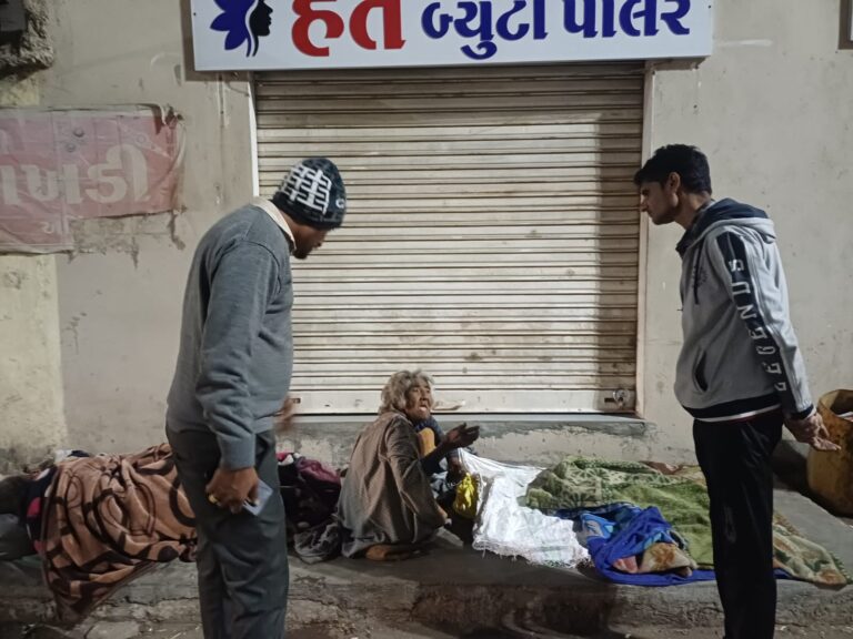 मोरबी नगर निगम ने मोरबी की जानलेवा ठंड में 36 बेघर लोगों को आश्रय दिया