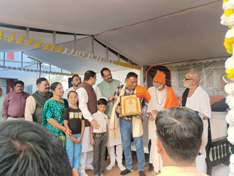पसाया के शिक्षक प्रा. जामनगर तालुक के स्कूल को चित्रकोट पुरस्कार से सम्मानित किया गया