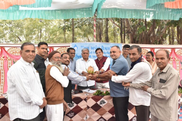 नल से जल अभियान: मोरबी के लालापार गांव ने एकत्र किये रु. 31.85 लाख की लागत से नवनिर्मित योजना का जल अर्पण समारोह हुआ