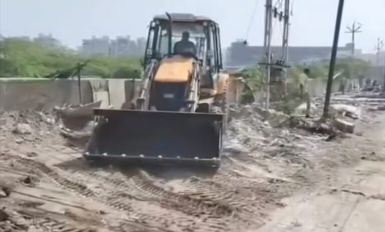 मोरबी नगर निगम का बुलडोजर वापस: दलवाड़ी सर्कल के पास सड़क किनारे के 30 बांधों को साफ किया गया