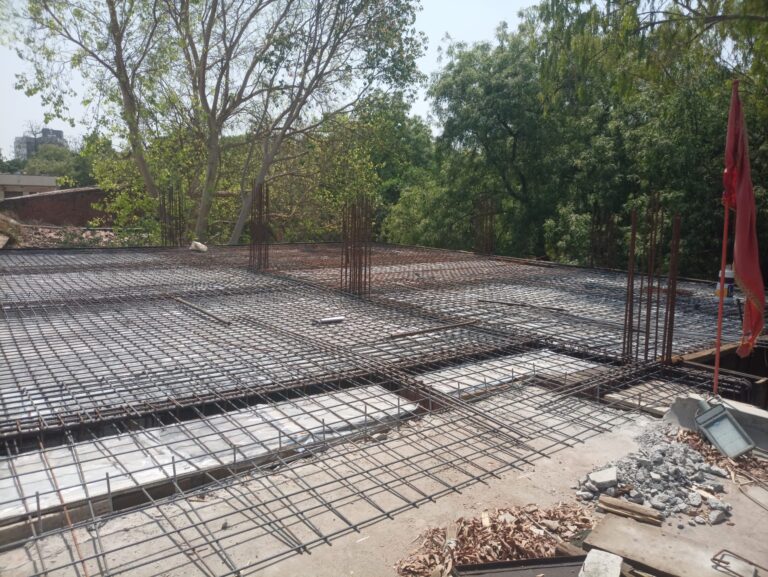 मोरबी बजरंग अखाड़े में आधुनिक सुविधाओं से लैस ‘मॉडर्न जिम’ का निर्माण कार्य ज़ोरों पर है।
