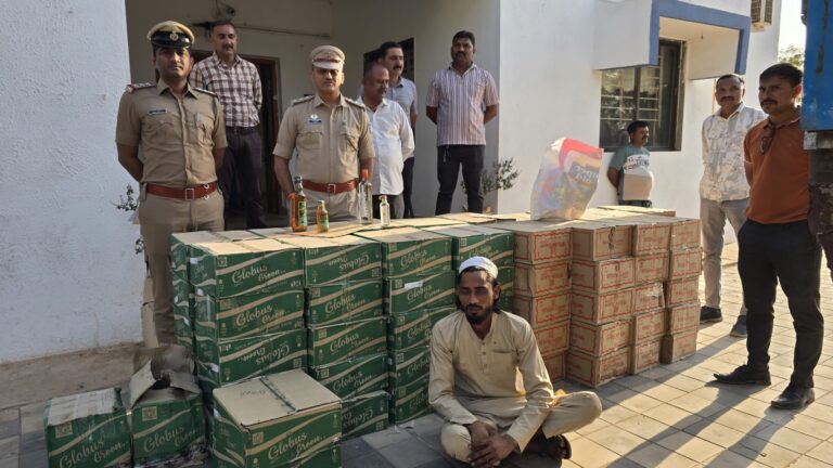 हलवद पुलिस ने सुखपर के पास ट्रक से 4.64 लाख रुपये की विदेशी शराब जब्त की