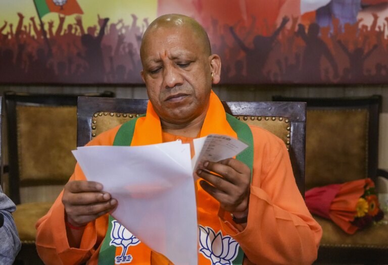 UP: निवेशक सम्मेलन से पहले योगी सरकार का बड़ा दांव, 60 लाख करोड़ निवेश का टारगेट – yogi govt eyes %e2%82%b960 trillion investment before next global investor summit
