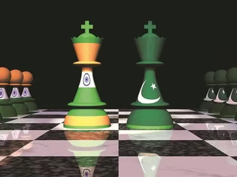 भारत vs पाकिस्तान मिलिट्री पावर 2025: ज़मीन, समंदर और आसमान में किसका पलड़ा भारी? – india vs pakistan military power 2025 who dominates land sea and air