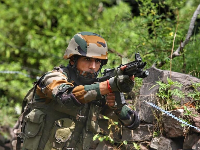 LOC पर अपनी हरकतों से बाज नहीं आ रहा पाकिस्तान, नियंत्रण रेखा पर चौथे दिन भी की गोलीबारी; भारतीय सेना का मुंहतोड़ जवाब – heavy cross border firing continues between india and pakistan tensions escala