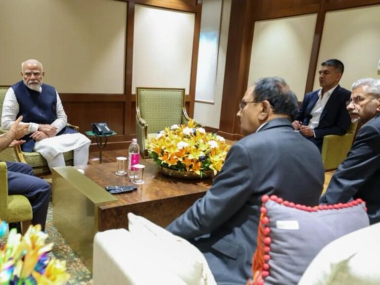 Pahalgam Terror Attack: प्रधानमंत्री मोदी ने NSA अजीत डोभाल और विदेश मंत्री संग की इमरजेंसी बैठक, LoC पर दो आंतकी ढेर – pahalgam terror attack pm modi meet nsa ajit doval and external affairs minister s jaishankar following j k terror attack