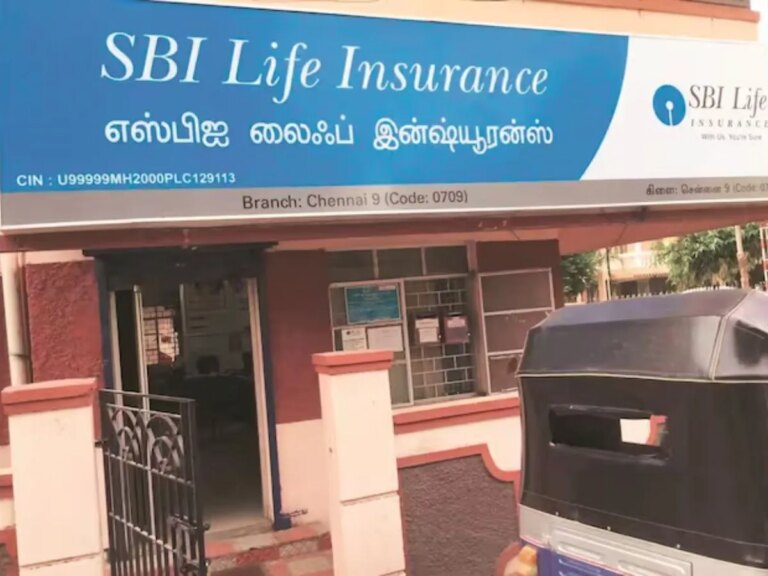 SBI Life Q4 Results: Q4 में कंपनी का मुनाफा स्थिर, कुल ₹813.51 करोड़ का लाभ; निवेश आय में हुआ भारी नुकसान – sbi life insurance q4 2025 results net profit investment loss premium income decline vnb growth solvency ratio