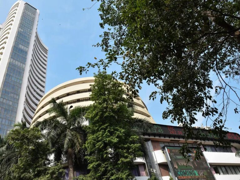 Closing Bell: RIL में तगड़ी खरीदारी ने बाजार में भरा जोश, सेंसेक्स 1006 अंक भागा; निफ्टी 24,328 पर बंद – stock market today sensex nifty may open high
