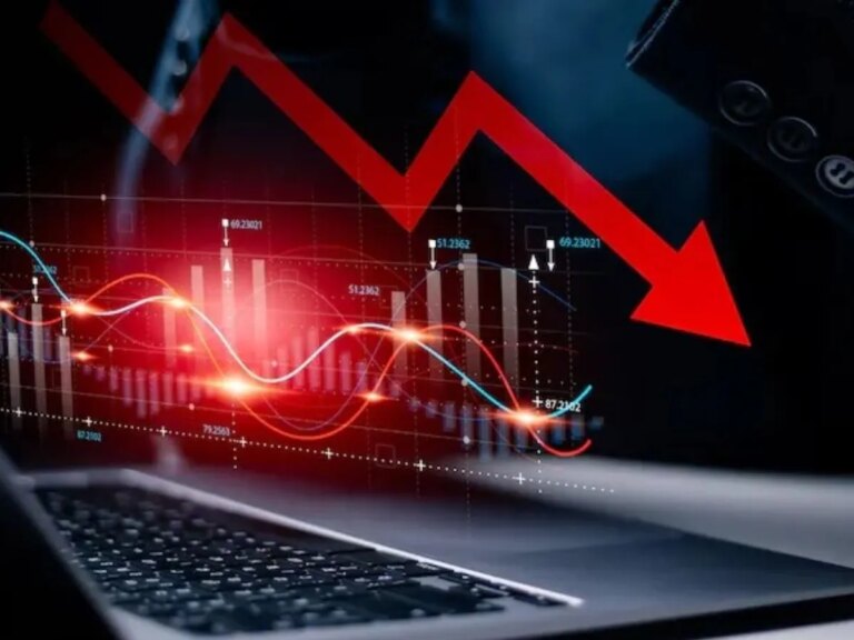 Stock Market Closing Bell: इन 3 वजहों से बाजार में बड़ी गिरावट, सेंसेक्स 589 अंक डाउन; निफ्टी 24,039 पर बंद; निवेशकों के ₹11 लाख करोड़ डूबे – stock market live updates on friday 25 april 2025 sensex nifty latest trends top gainers top loosers