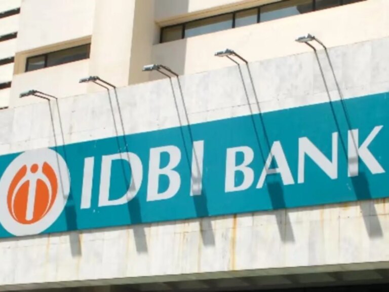 Dividend का इंतजार खत्म! IDBI Bank देगा हर शेयर पर 21% डिविडेंड, Q4 में हुआ ₹2051 करोड़ मुनाफा; शेयर उछला – dividend stock idbi bank announces 21 pc dividend for fy25 bank posts 2051 cr profit in q4