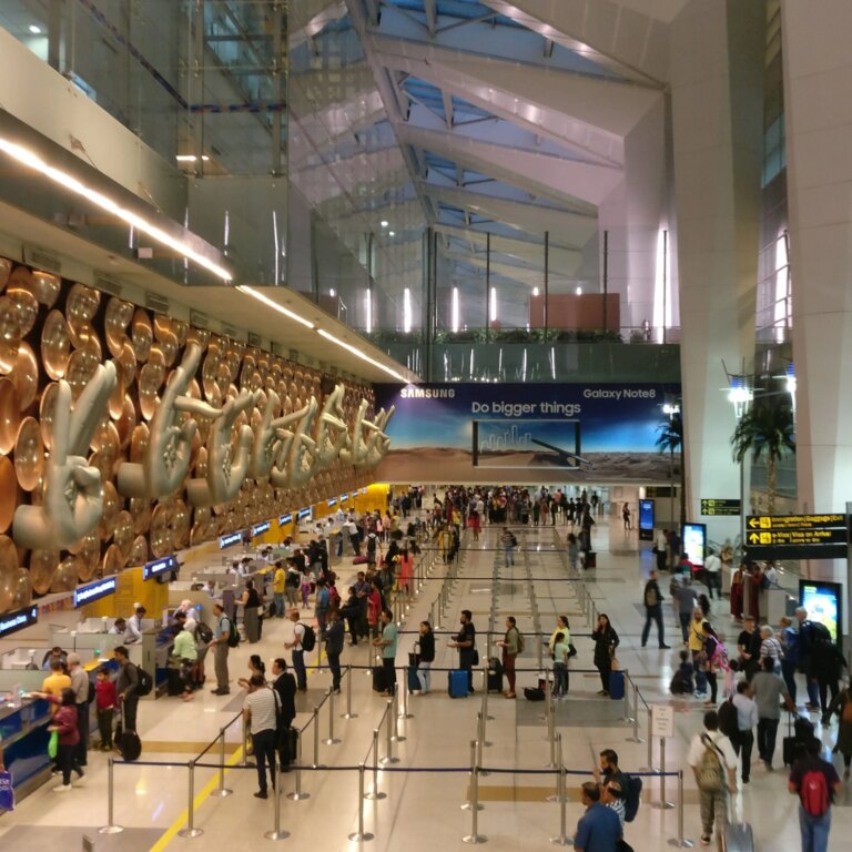 Delhi Airport: दिल्ली एयरपोर्ट का टर्मिनल-1 दोबारा शुरू, पहले ही दिन बैगेज सिस्टम ने बिगाड़ा काम – delhi airport terminal 1 of delhi airport started again baggage system spoiled the work on the very first day