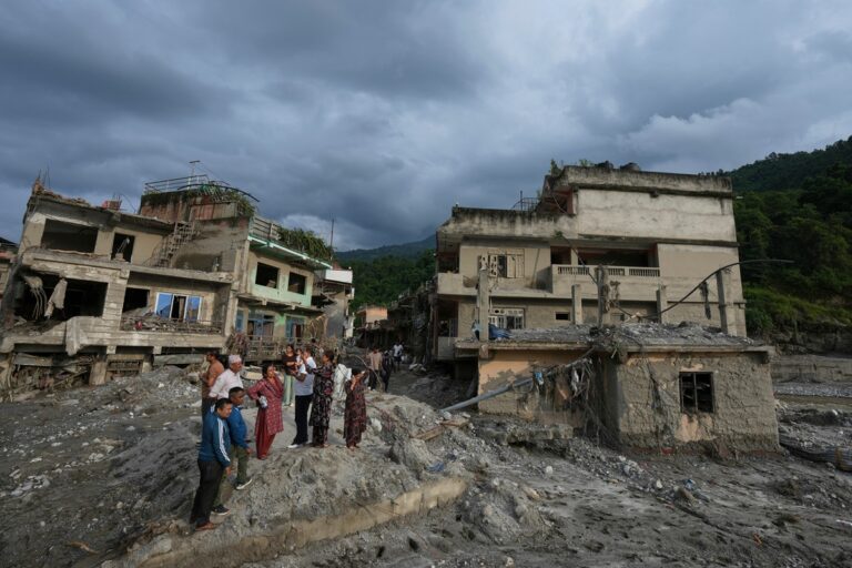 LIVE: नेपाल के त्रिशूली में भारी बारिश, रेस्क्यू ऑपरेशन रोका गया, मृतकों का आंकड़ा 600 के पार पहुंचा
