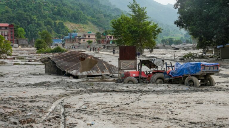 नेपाल बाढ़ से मरने वालों की संख्या 600 से ज्यादा हुई, चीन ने फिर जारी किया ‘तबाही का अलर्ट’