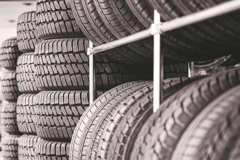 Tyre Stock पर ग्लोबल ब्रोकरेज को भरोसा, BUY रेटिंग के साथ टारगेट ₹3,945 तय; 5 साल में 319% का शानदार रिटर्न – brokerage bullish on tyre stock ceat sets rs3945 target with buy rating 319 return in 5 years