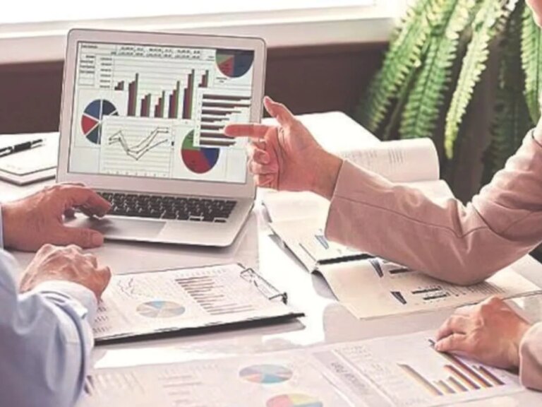 Trading Strategy: 23,700-24,600 की रेंज में रह सकता है निफ्टी, एक्सपर्ट ने निवेशकों के लिए सुझाई ट्रेडिंग स्ट्रेटेजी – trading strategy nifty can stay in the range of 23700 24600 experts suggested for investors trading strategy