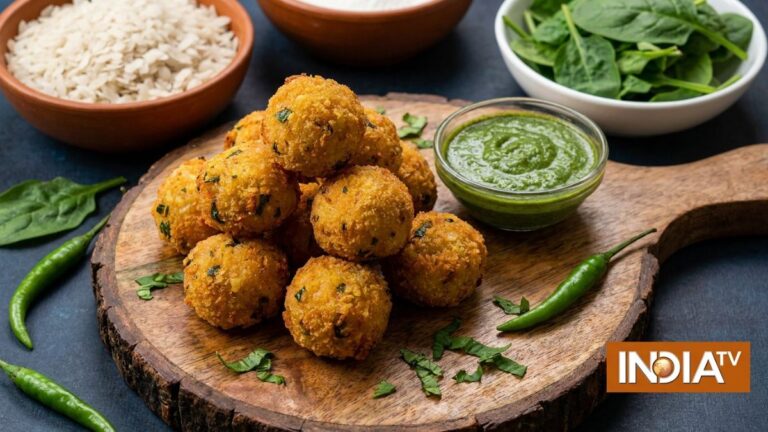 भीगा पोहा, पालक और हरी मिर्च पीसकर बनाएं ये स्वादिष्ट नाश्ता, नोट कर लें पोहा चीज़ पॉपर्स की आसान सी रेसिपी