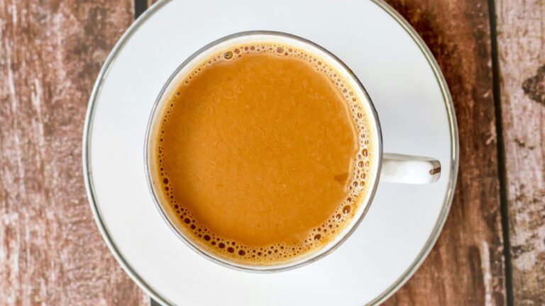गैस्ट्रोलॉजिस्ट ने बताया किन लोगों को नहीं पीनी चाहिए चाय, जानें हो सकते हैं कौन से नुकसान?
