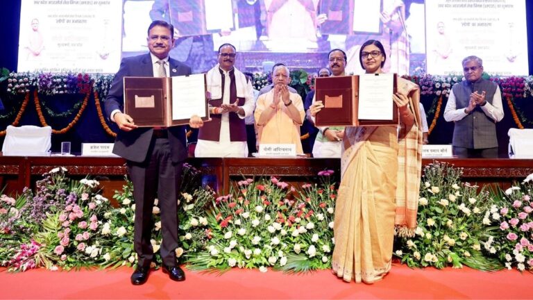 आउटसोर्स कर्मचारियों की नौकरी को लेकर CM योगी का बड़ा प्लान, अब कंपनियां सीधे नहीं कर सकेंगी बर्खास्त; जानें नया नियम
