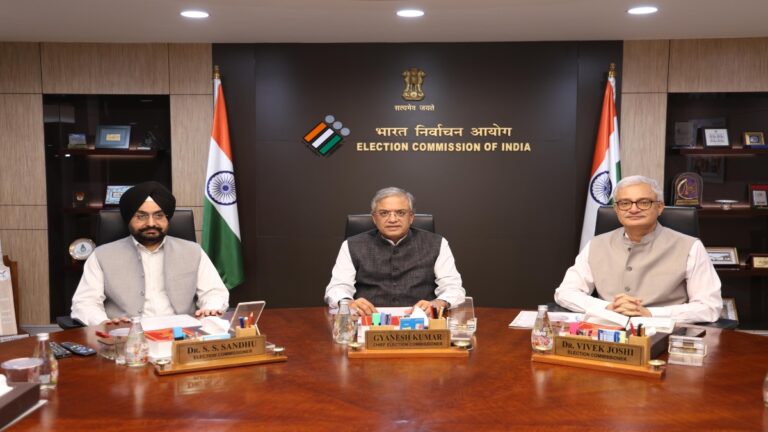 CEC पर आरोप, SIR पर सवाल के बीच चुनाव आयोग की अहम बैठक, लिए गए कई बड़े फैसले, जानें डिटेल्स