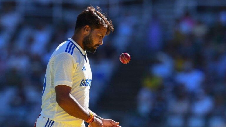 मुकेश कुमार ने दलीप ट्रॉफी सेमीफाइनल में फेंके 14 नो बॉल, मैच में झटके 7 विकेट