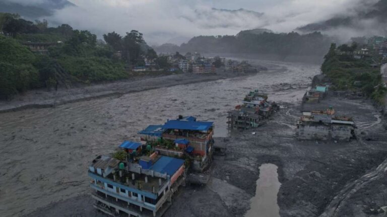 दशकों तक झेलनी होगी नेपाल जैसी आपदाएं! जलवायु संकट पर UN की चेतावनी, तापमान की सुरक्षित सीमा पार करने वाली है धरती