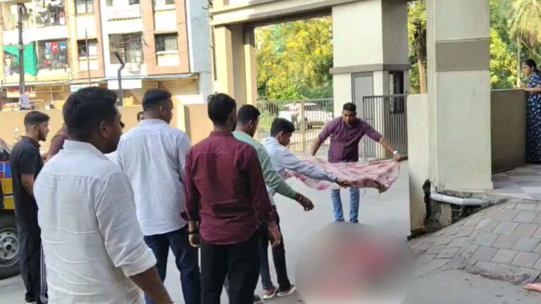 ब्यूटी पार्लर जा रही थी पत्नी, पति ने सड़क पर ही चाकू से रेत दिया गला, हुई मौत
