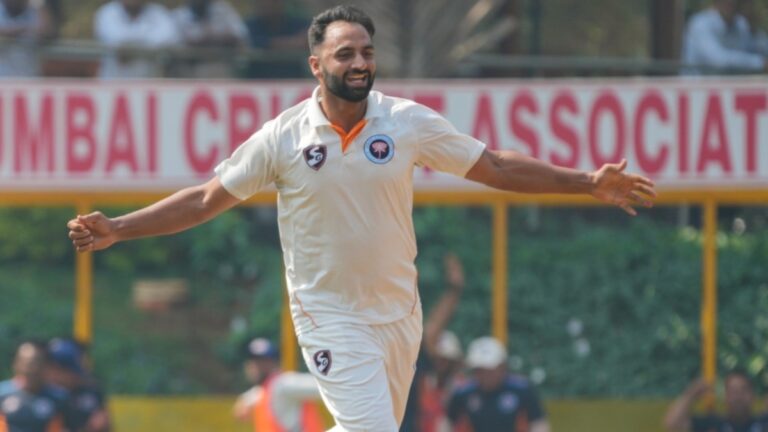 औकिब नबी को मिला इंटरनेशनल डेब्यू का मौका, वेस्टइंडीज के खिलाफ टीम इंडिया की प्लेइंग इलेवन में बदलाव