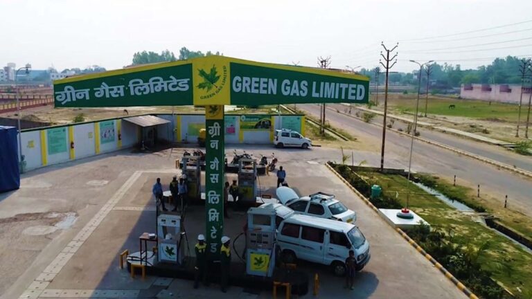 CNG की कीमतों में 3.25 रुपये तक की बढ़ोतरी, लखनऊ और आगरा में 107 रुपये प्रति किलो तक पहुंचा रेट