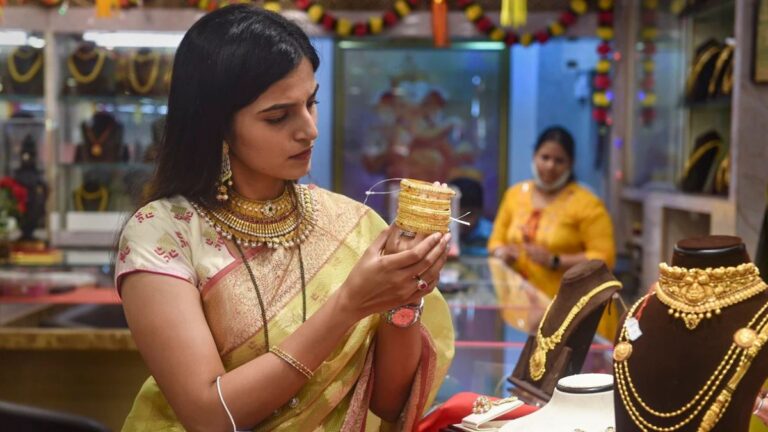 लगातार दूसरे दिन सस्ता हुआ सोना, मंगलवार के बाद बुधवार को भी गिरा भाव