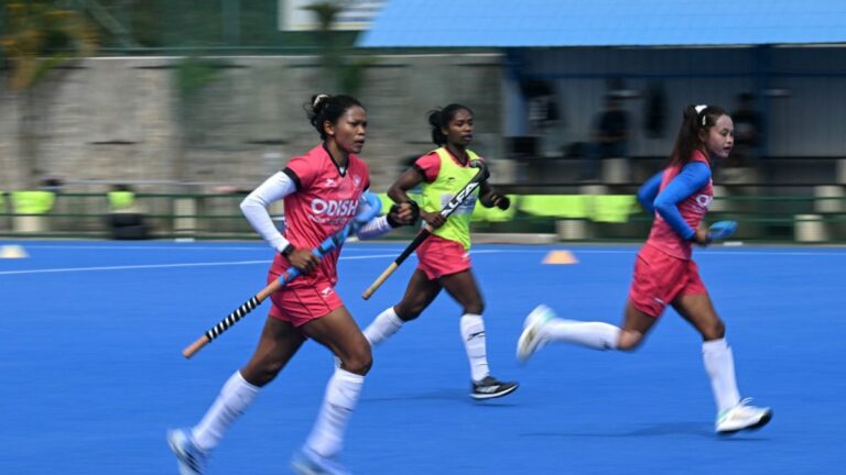 भारतीय महिला हॉकी टीम का ऐतिहासिक कारनामा, चीन को हराकर 44 साल बाद जीता गोल्ड मेडल