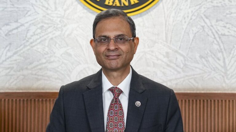 क्या UPI ट्रांजैक्शन पर MDR फीस वसूलने से पड़ेगा असर, जानें क्या बोले RBI गवर्नर संजय मल्होत्रा