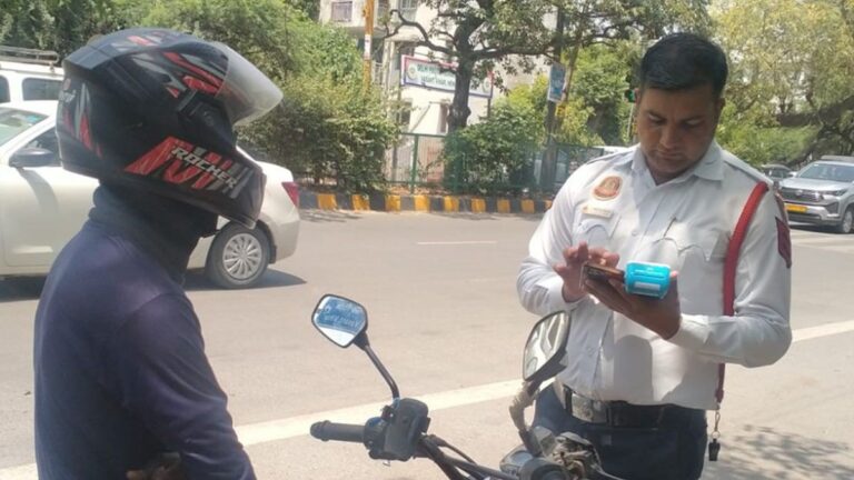 बिजली बिल से होगी ट्रैफिक चालान की वसूली? सुप्रीम कोर्ट ने लाइसेंस, रजिस्ट्रेशन, पॉल्यूशन रीन्यूअल रोकने के दिए निर्देश