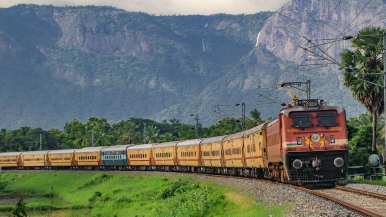गाजीपुर से जौनपुर, वाराणसी, प्रयागराज, कटनी, इटारसी, खंडवा, भुसावल के रास्ते पुणे तक चलेगी स्पेशल ट्रेन, चेक करें पूरा टाइम टेबल