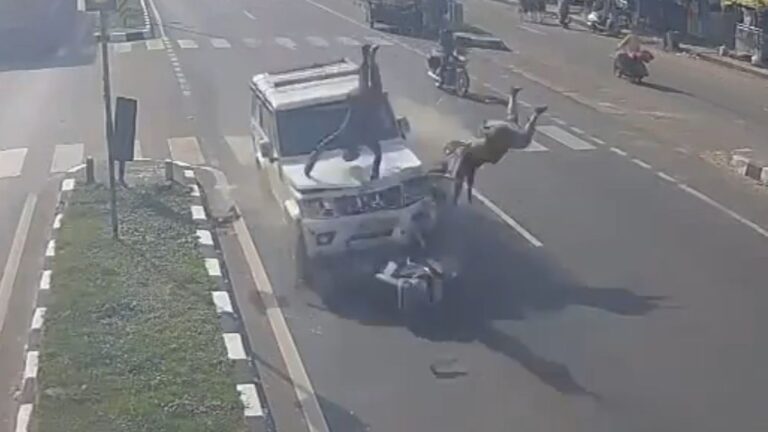 तेज रफ्तार बोलेरो ने मारी जोरदार टक्कर, दूर जा गिरे स्कूटी सवार, खौफनाक CCTV फुटेज आया सामने