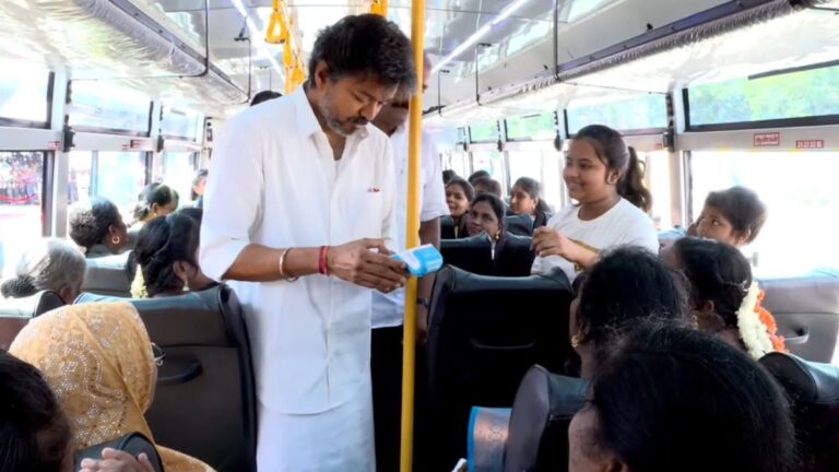 तमिलनाडु की महिलाओं को CM विजय का तोहफा, बसों में मुफ्त सफर की योजना का किया विस्तार