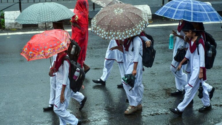 यूपी-बिहार समेत 13 राज्यों में अगले 48 घंटे में विदा होगा मानसून, देश के इन हिस्सों में आज होगी झमाझम बारिश
