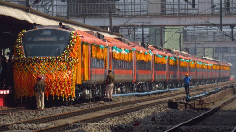 3 अक्टूबर से शुरू होगी उदयपुर-सूरत वंदे भारत एक्सप्रेस, चेक करें पूरा रूट और टाइम टेबल